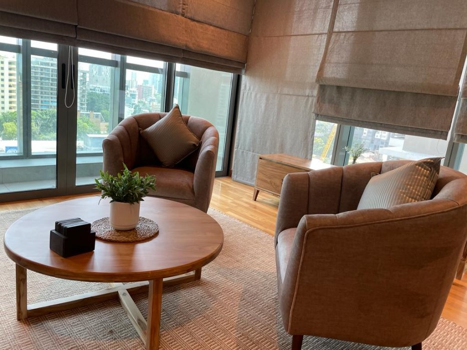 Luna Tower.  Colombo 2