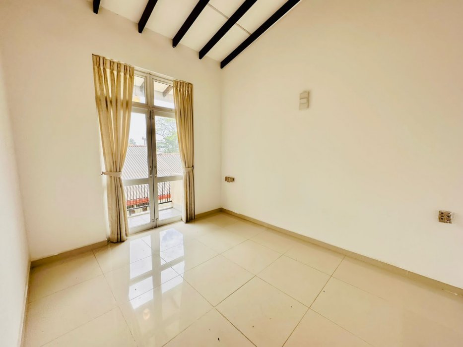 Prime Feiero. Thalawathugoda 